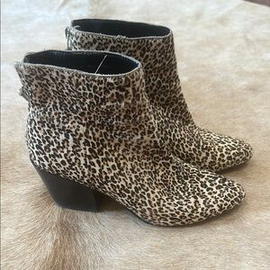 Dolce Vita Ankle Boots in Brown and Black